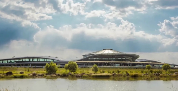 鄂爾多斯國(guó)際機(jī)場(chǎng)全力打造“零碳機(jī)場(chǎng)” 探索綠色低碳轉(zhuǎn)型發(fā)展新路徑-地大熱能